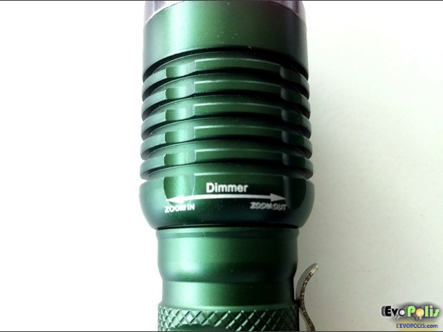 SuperBlight-Zoom-Cree-LED-Flash-Light-Torch-16