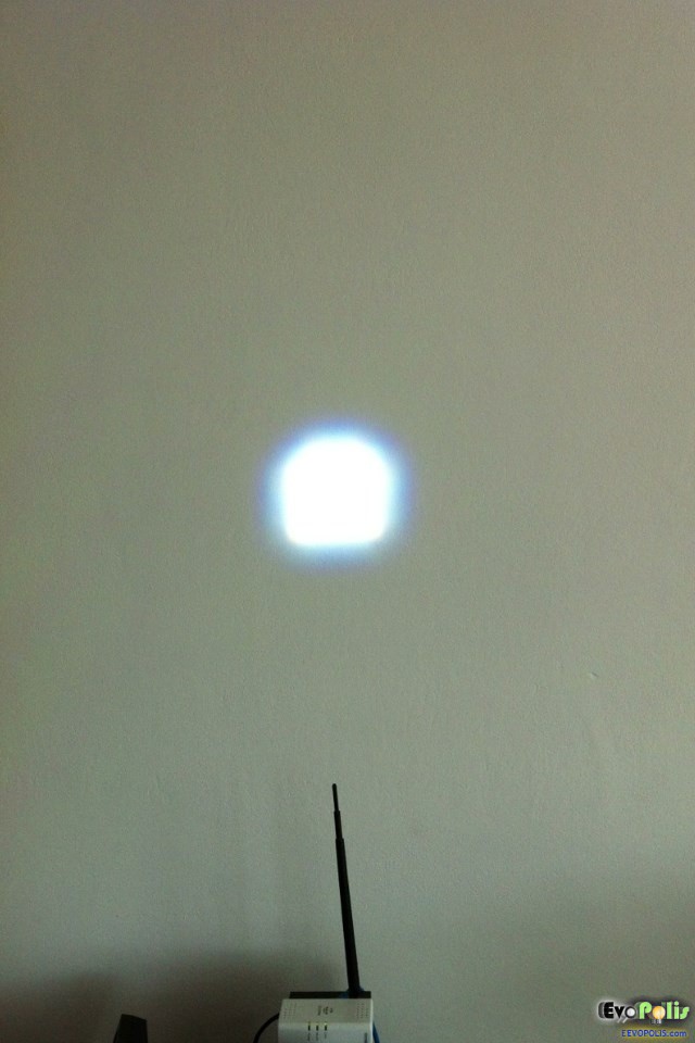 SuperBlight-Zoom-Cree-LED-Flash-Light-Torch-21