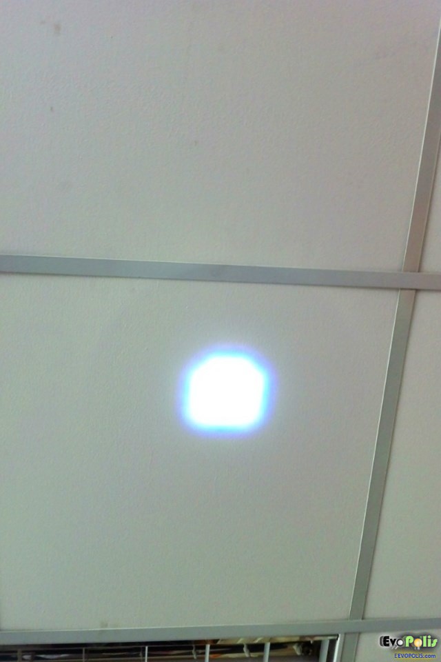 SuperBlight-Zoom-Cree-LED-Flash-Light-Torch-22
