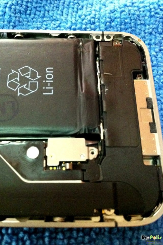 Replace-the-iphone4-4s-battery-20