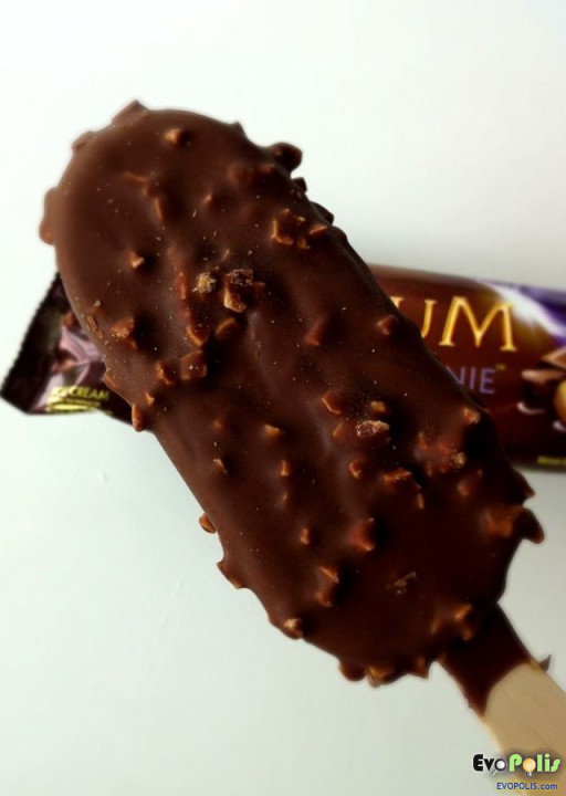 Walls-Magnum-Chocolate-Brownie-06