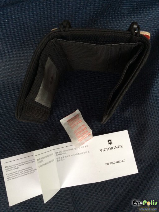 Victorinox Tri-Fold Wallet-16